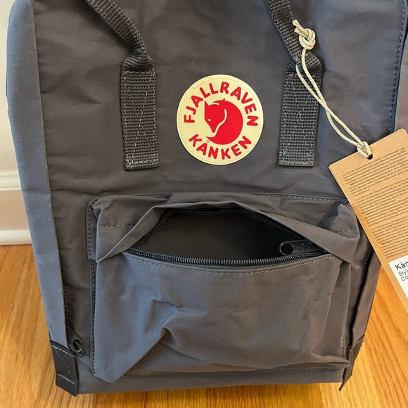 FJALLRAVEN KANJEN Graphite 23510 Backpack - Picture 6 of 9